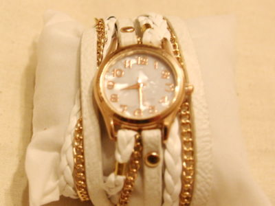 Часы модные на длинном белом ремешке Китай