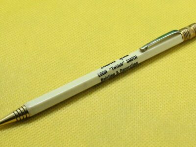 Карандаш Leon Twitch Smith (white)