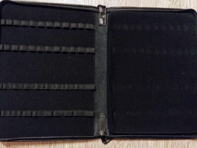 Качественная папка на 48 ручек, чёрный цвет и кожаная отделка